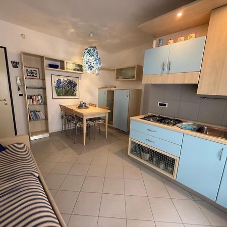 Gracious Apartment Located In The Heart Of Lignano Lignano Sabbiadoro Buitenkant foto