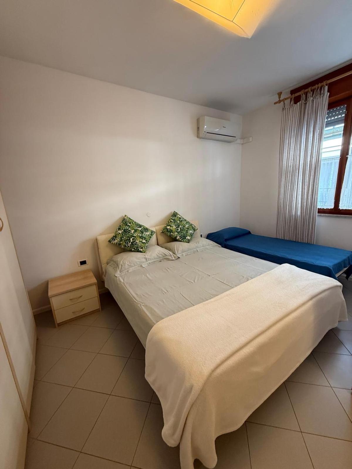 Gracious Apartment Located In The Heart Of Lignano Lignano Sabbiadoro Buitenkant foto
