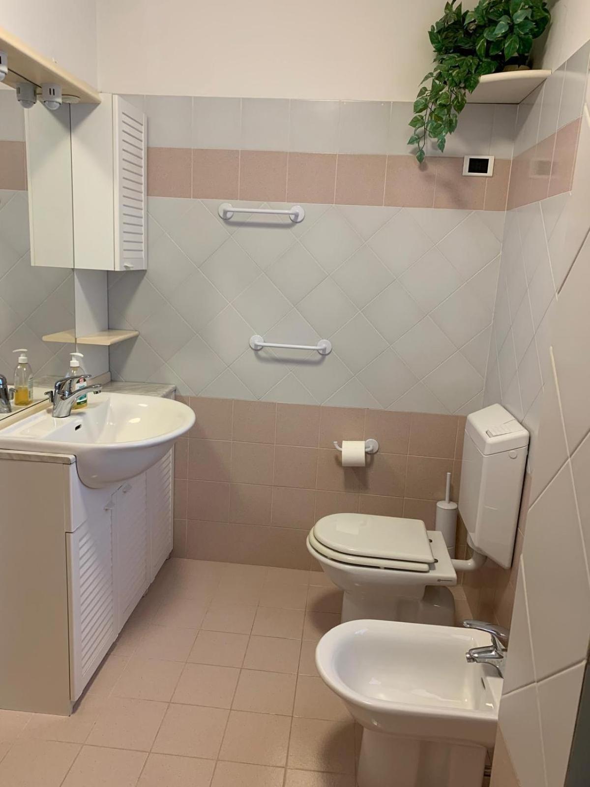 Gracious Apartment Located In The Heart Of Lignano Lignano Sabbiadoro Buitenkant foto