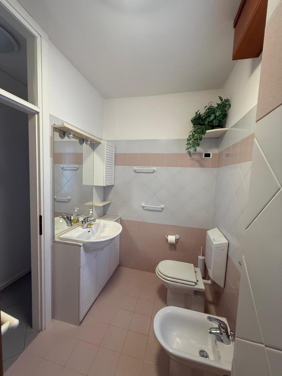 Gracious Apartment Located In The Heart Of Lignano Lignano Sabbiadoro Buitenkant foto